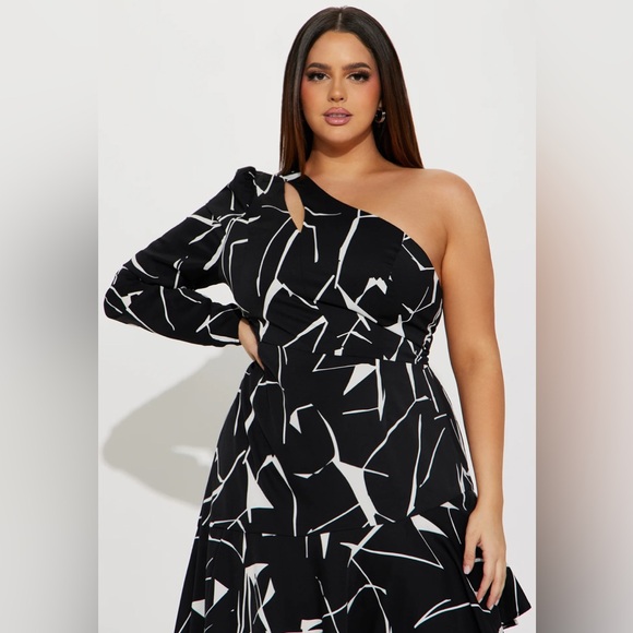 Fashion Nova Briella One Shoulder Maxi Dress - Picture 2 of 4